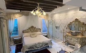 Mariangela Venetian Suite